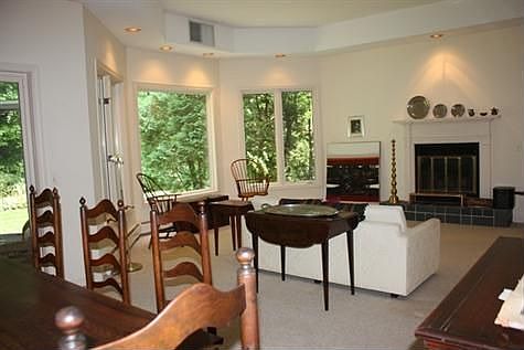 Coldbrooke town house FPL'd liv rm