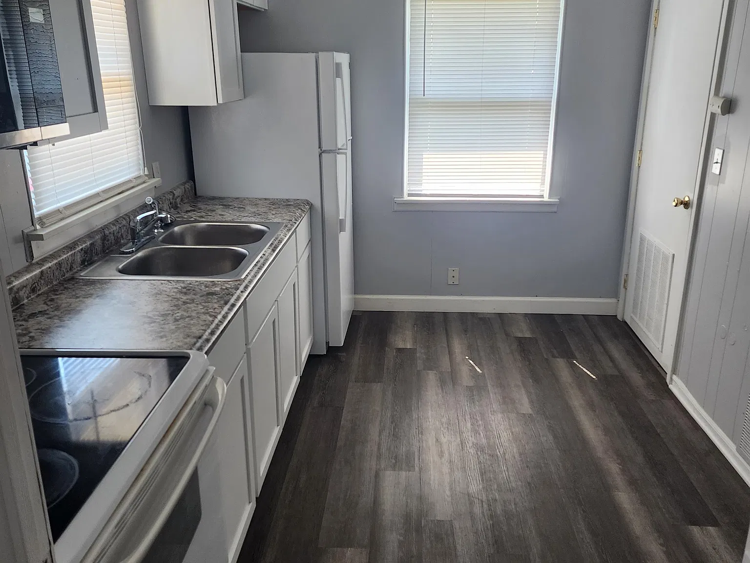 2027 Covert Avenue Apt. B - 1 — Photo 3