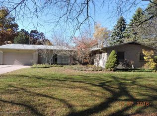 5675 Woodside Dr, Haslett, MI 48840