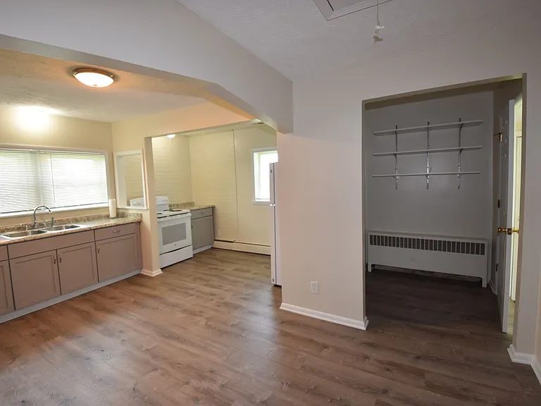1784 W 300 S — Photo 3