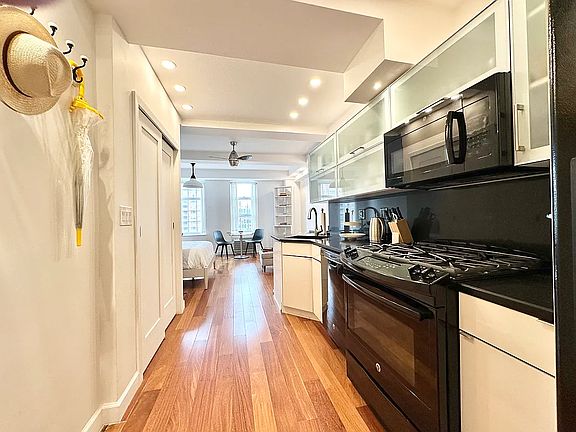 3rd image of 410 W 24th St APT 15D