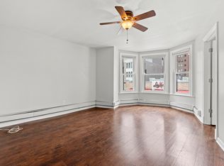 1133 N State St #2A, Chicago, IL 60611
