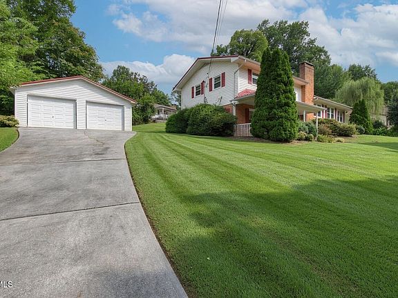 3rd image of 555 Valley Ave