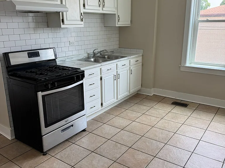 7601 W 60th Pl #2F — Photo 1