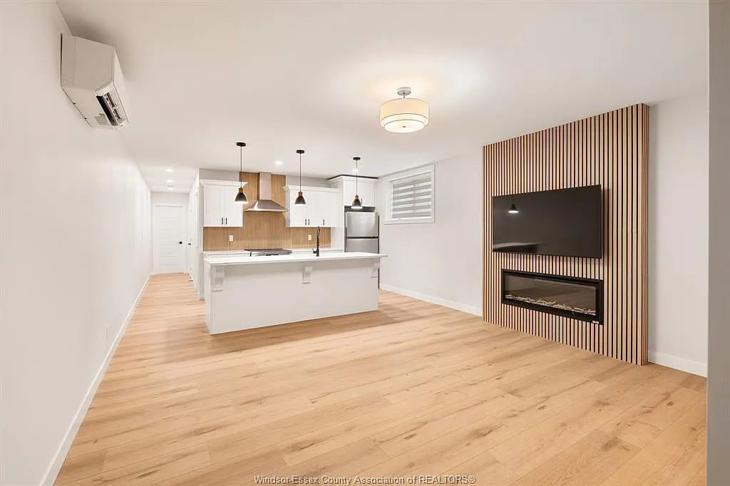 2 bed, $2,000 — Photo 1
