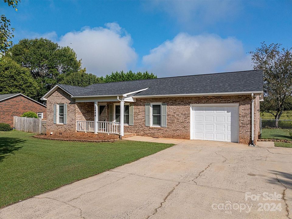 1st image of 2446 Ashford Dr