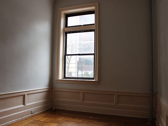 5th image of 1274 Pacific St APT 2