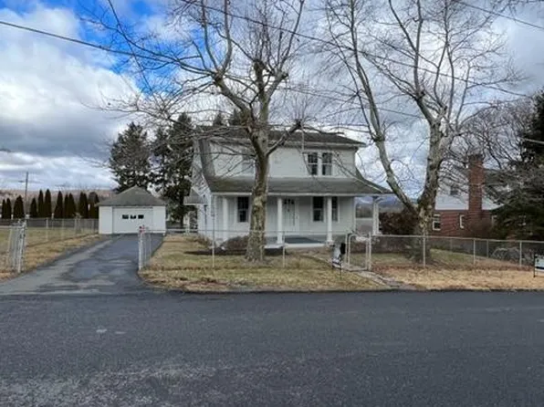 52 High St, Pine Grove, PA 17963
