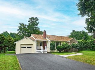 106 Lovefield St, Easthampton, MA 01027