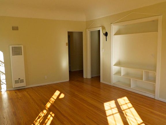 3rd image of 802 N Sweetzer Ave APT 105