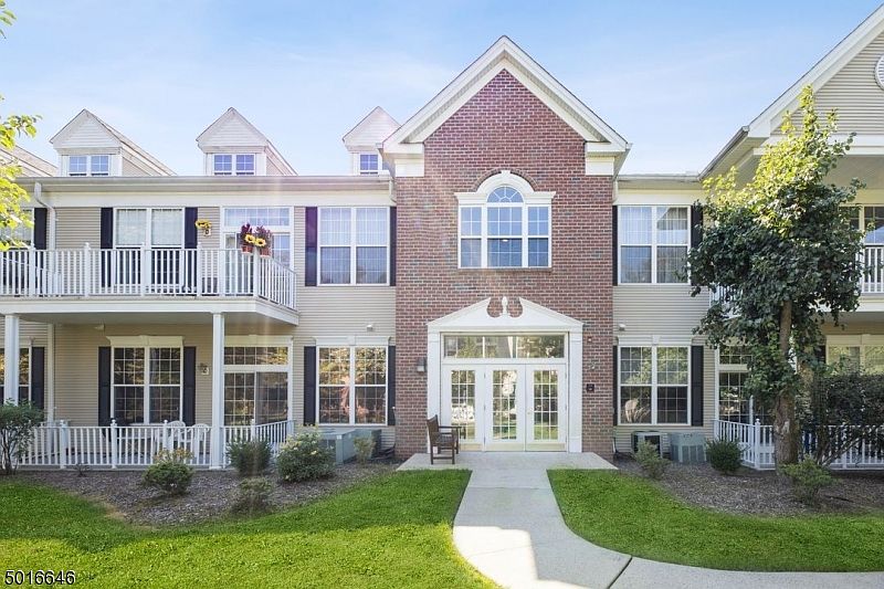 1st image of 1208 Four Seasons Dr #1208