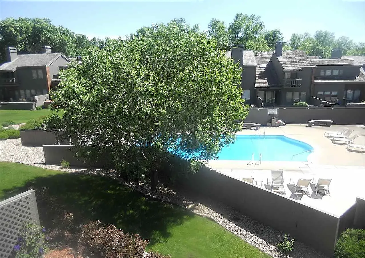3 bed, 3.5 bath, 4112 sqft, $3,000 — Photo 4