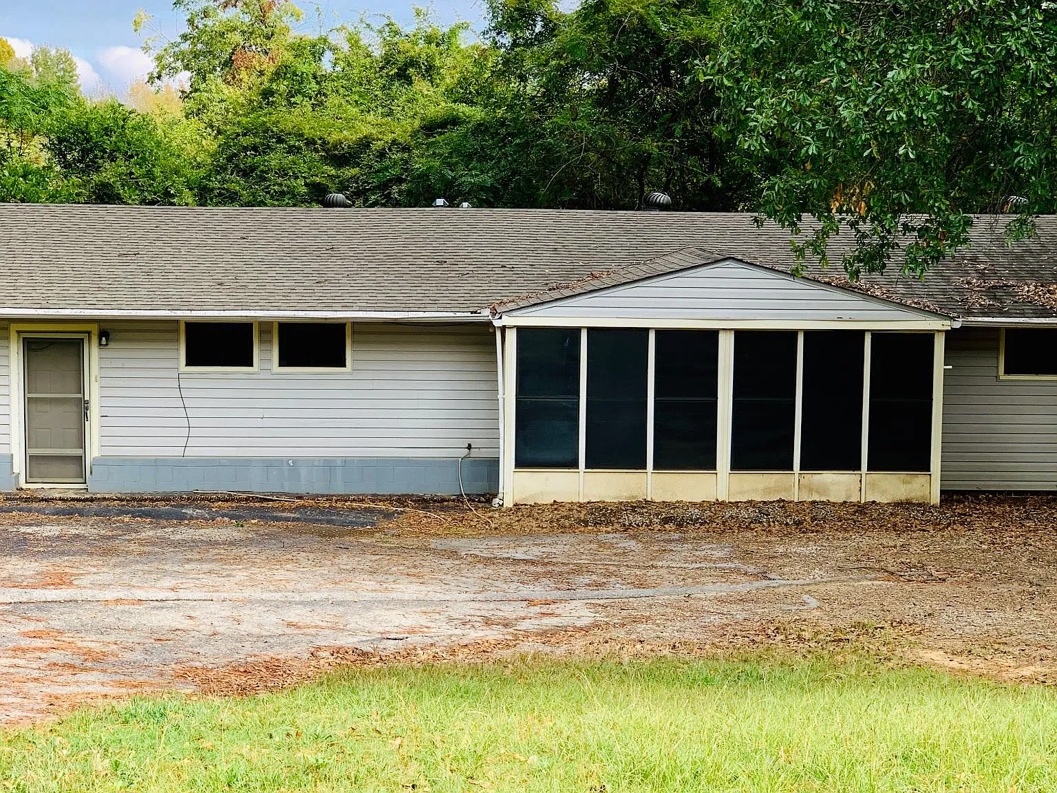 4 bed, 1901 sqft, $1,795 — Photo 1