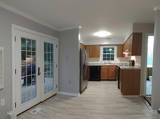 8860 Winding Hollow Way, Springfield, VA 22152