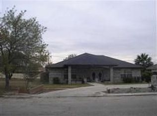 718 W 11th St, Del Rio, TX 78840