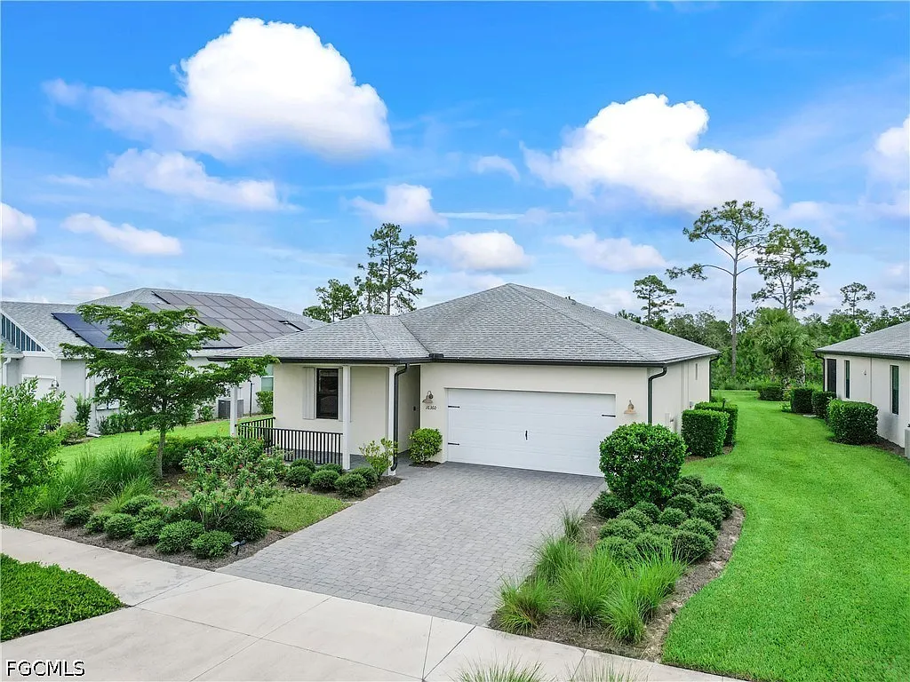 3 bed, 2.0 bath, 1490 sqft, $2,400 — Photo 2