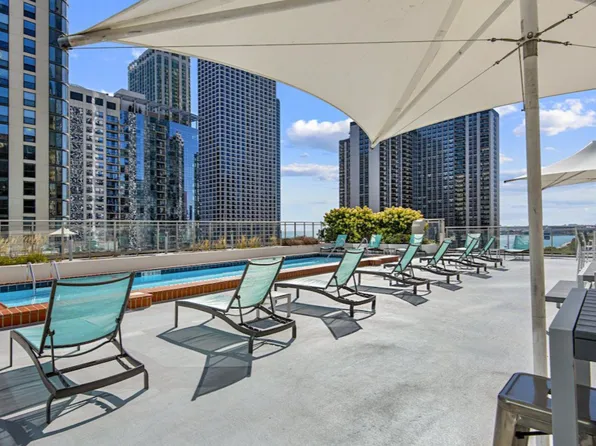 450 E Benton Pl #2308, Chicago, IL 60601