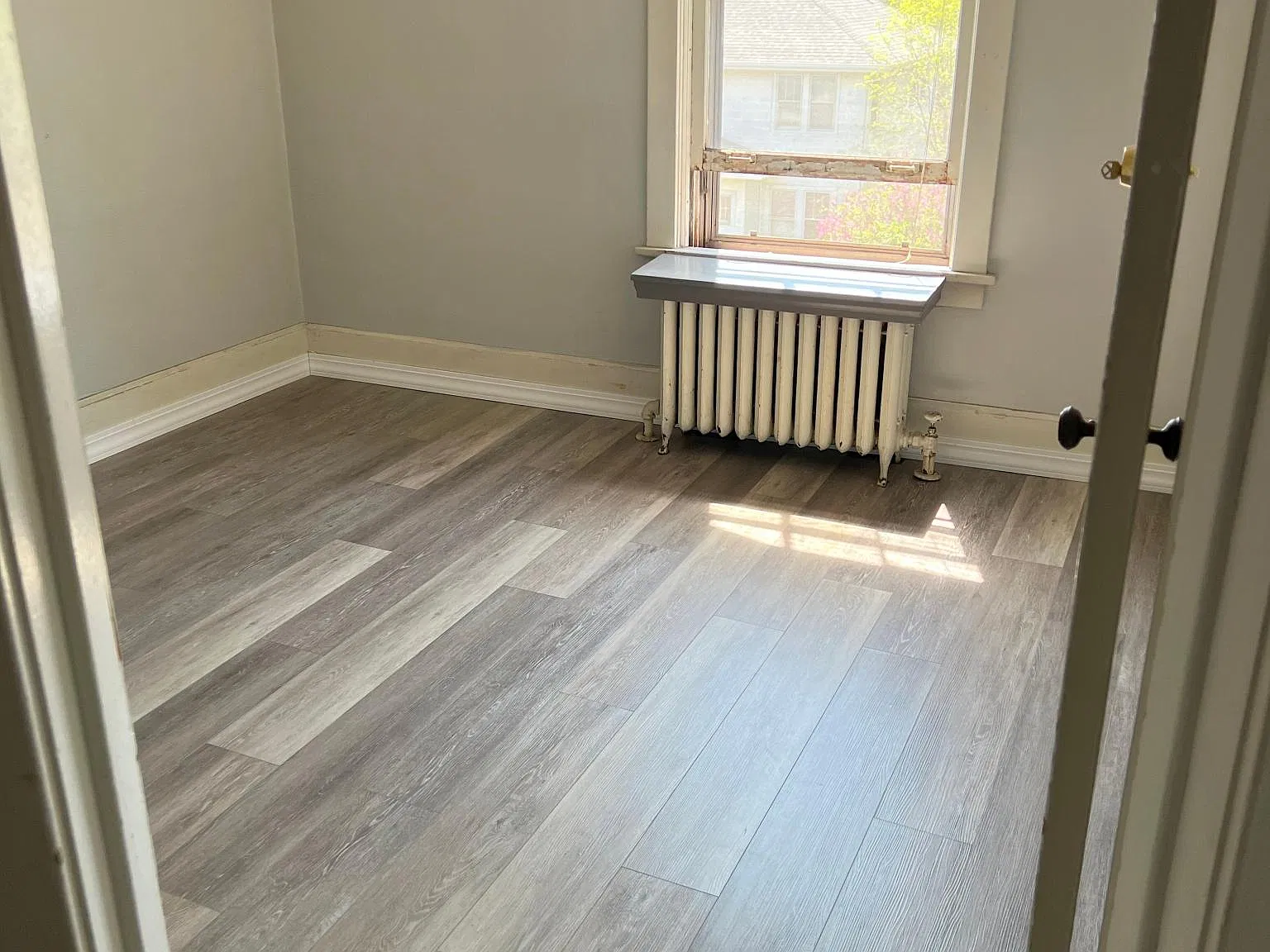 6 bed, $3,240 — Photo 2
