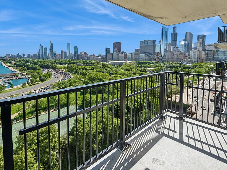 400 E Randolph St #1809 — Photo 7