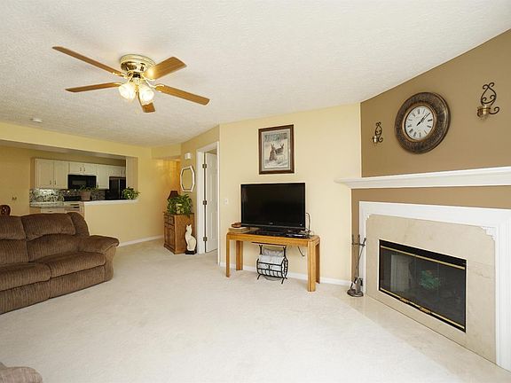 3rd image of 4220 Endeavor Dr #37202