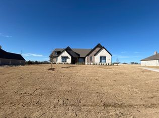 812 Valley Ridge Rd, Van Alstyne, TX 75495