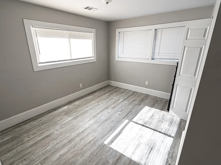 2881 Sylvan Rd #D — Photo 11