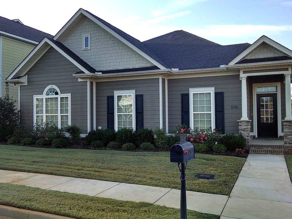 Beautiful home with outstanding curb appeal. Welcome home!