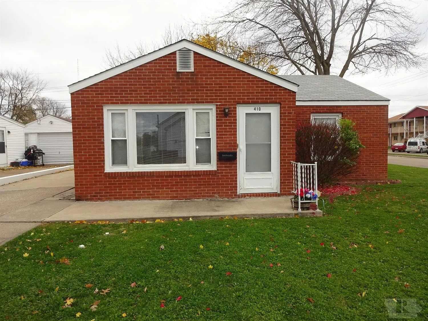 410 Cottage Grove Ave photo 1
