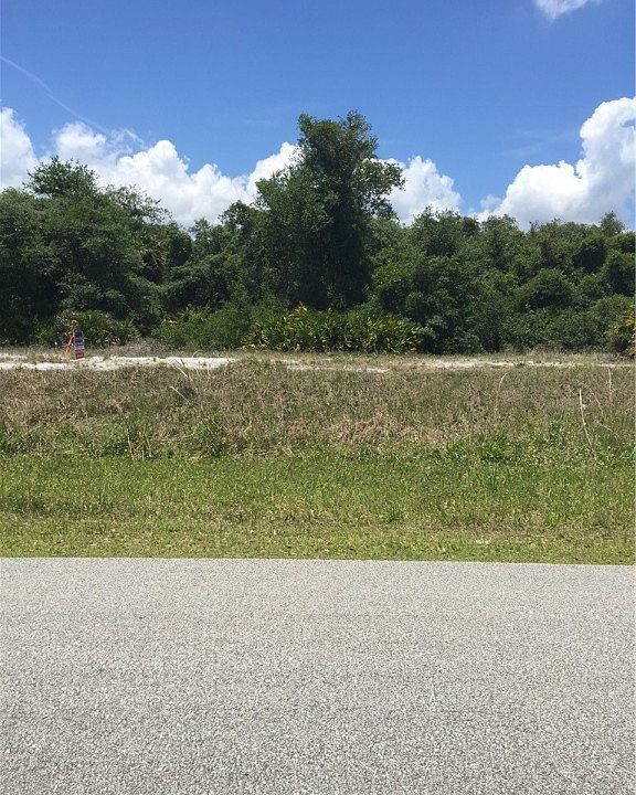 2nd image of 5513 Thunder Rd