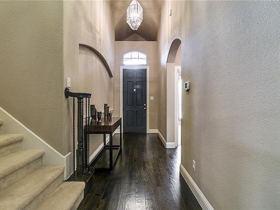 4th image of 5538 Dorchester Ln