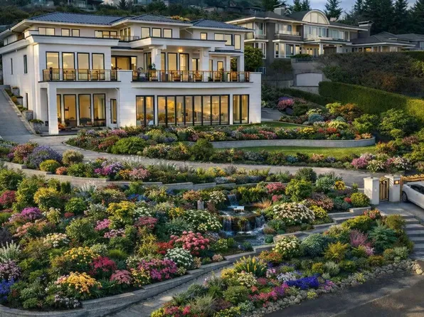 835 Farmleigh Rd, West Vancouver, BC V7S 1Z8