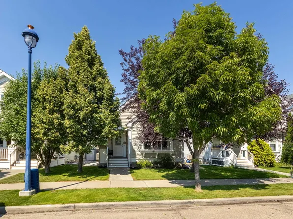 7904 13th Ave SW, Edmonton, AB T6X 1H2