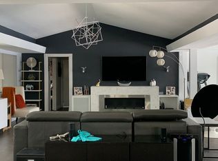 1046 Bass Point Rd, Miami Springs, FL 33166