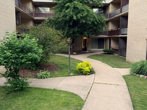 12546 Fairview Ave APT 3D, Blue Island, IL 60406