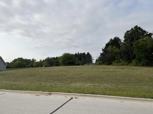 724 RIDGE POINTE DRIVE #Lt5, Plymouth, WI 53073