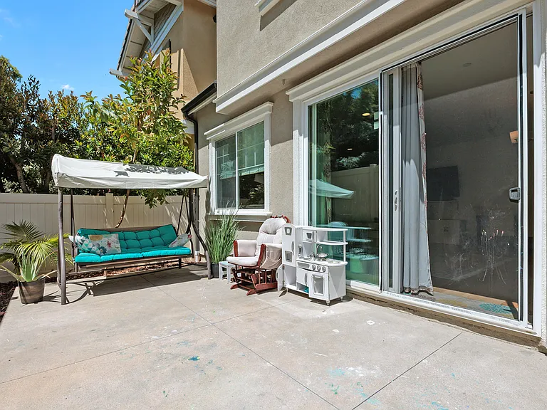655 Manzanita Ln — Photo 23