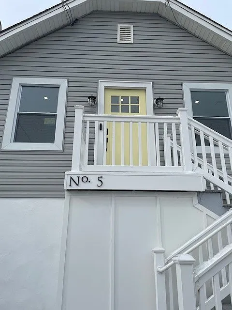 Building Photo - 5 Pineview Ave