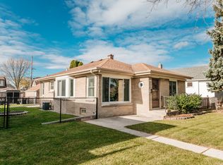 2355 S 74th St, West Allis, WI 53219