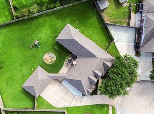 910 High Ridge Cir, Friendswood, TX 77546