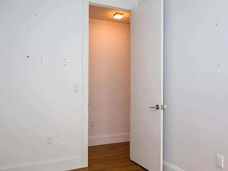 1635 Putnam Ave #5G — Photo 6