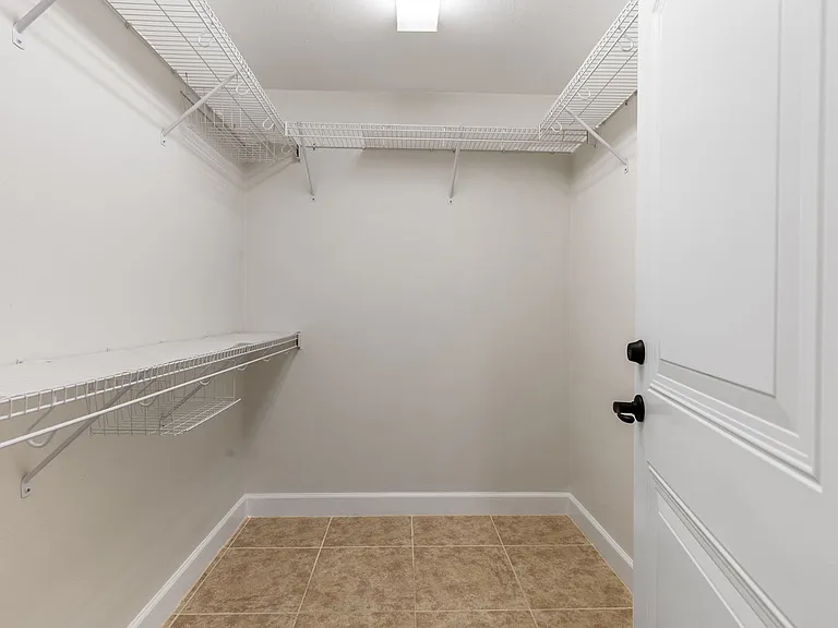5005 NW 11th Pl — Photo 17