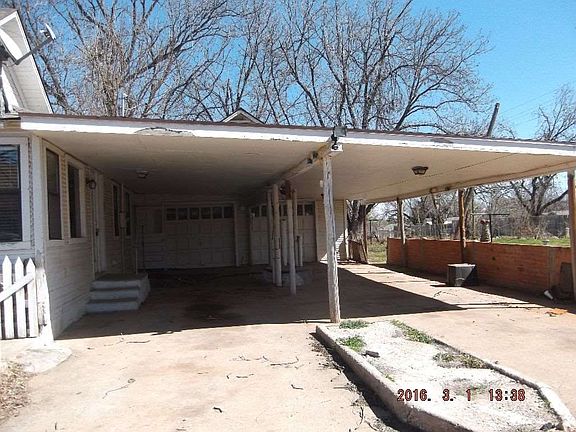 2nd image of 922 W C Ave