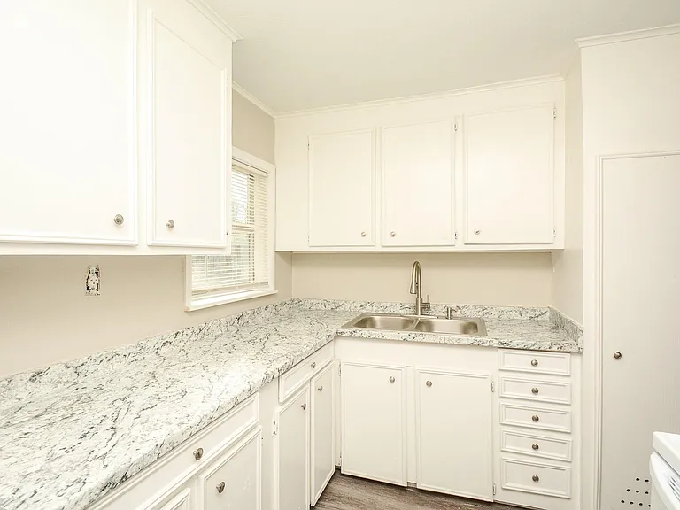 713 Wafer St — Photo 9