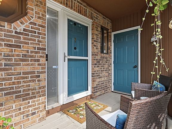 2nd image of 13 Ash Ln #13