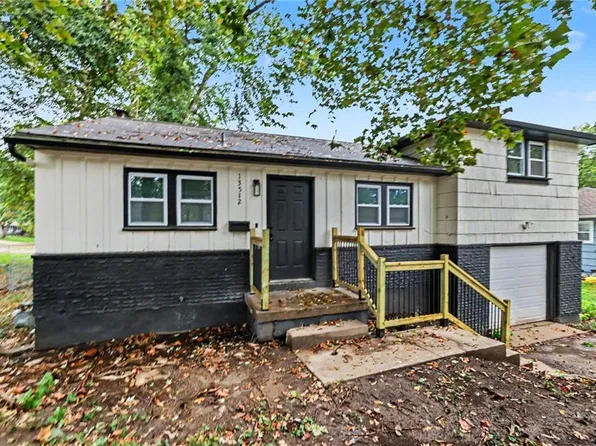 13512 W 90th Pl, Lenexa, KS 66215