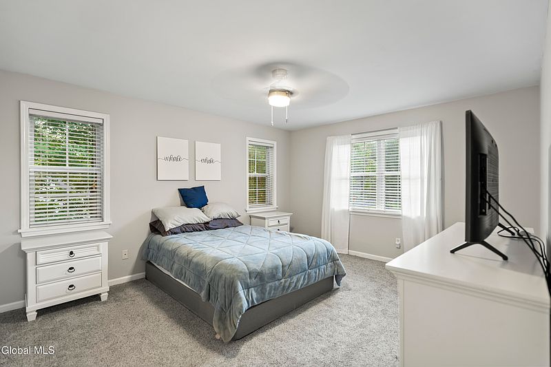 4th image of 2 Kendall Place
