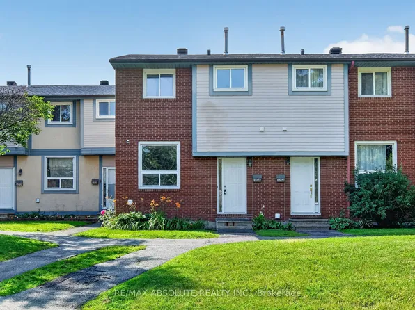 3266 Uplands Dr #49, Ottawa, ON K1V 0C7