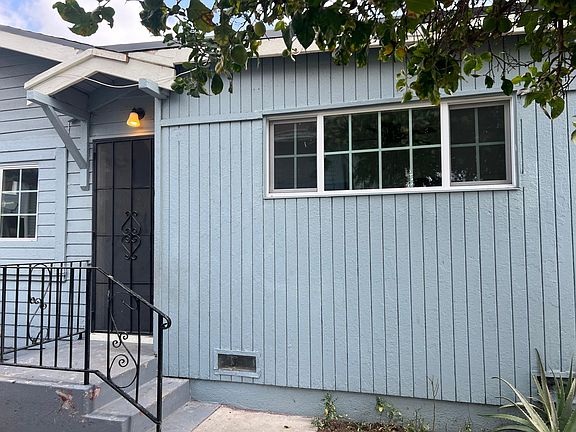 Entrance to back Unit