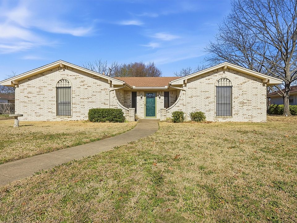 1st image of 1018 S Valentine Dr