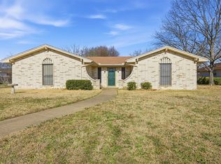 1018 S Valentine Dr, Sherman, TX 75090